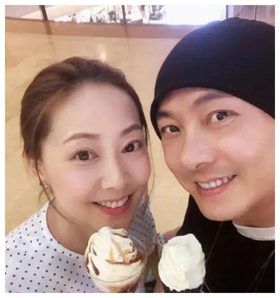 幸运的张茜结婚16年无子女2度流产老公张卫健却不离不弃