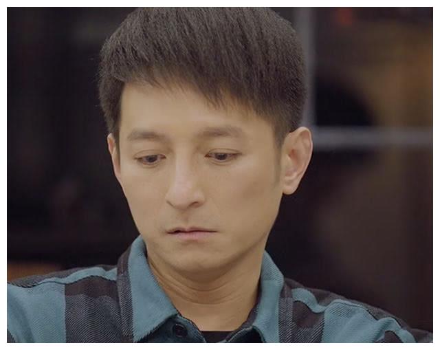 快乐家族真的老了!没有磨皮,维嘉颈纹严重,何炅皱纹让人心酸