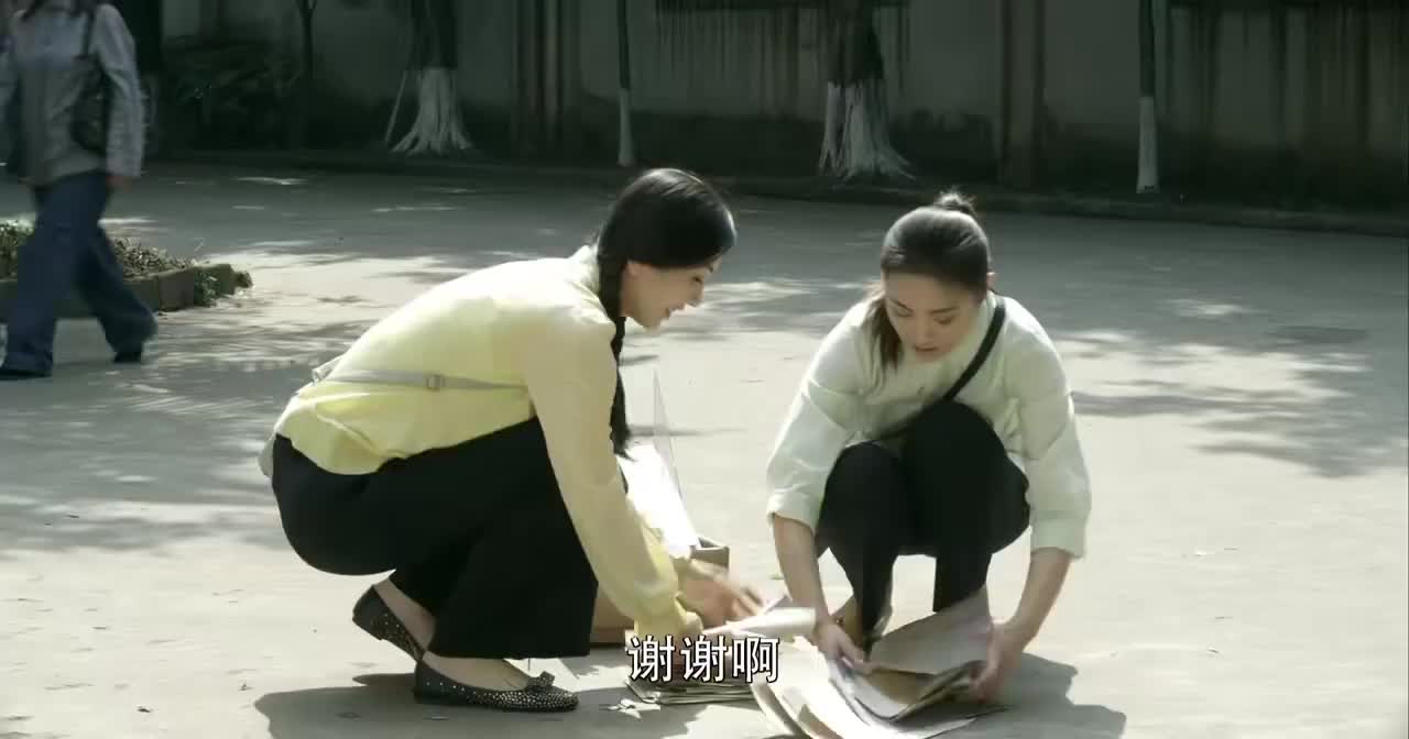 爷们儿看到唐佳欣调出车间众人议论羡慕