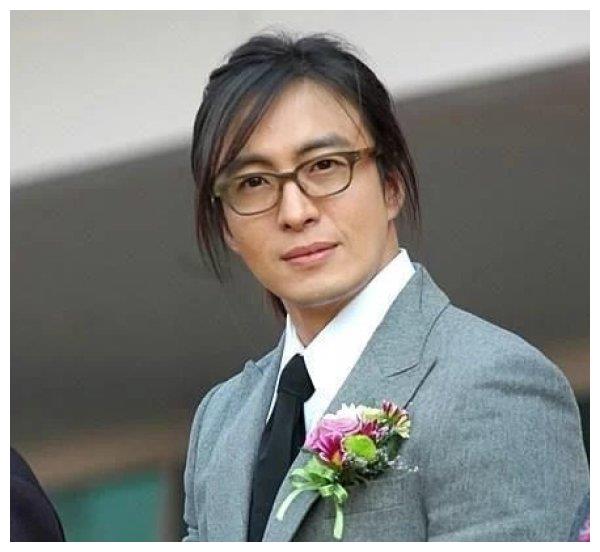 44岁崔智友生女,47岁裴勇俊三年抱两,他退出娱乐圈干嘛去了?