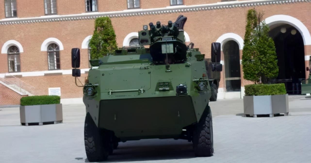 全球都有哪些军用6×6轮式装甲车? - 法国装甲运兵车 - 实验室设备网