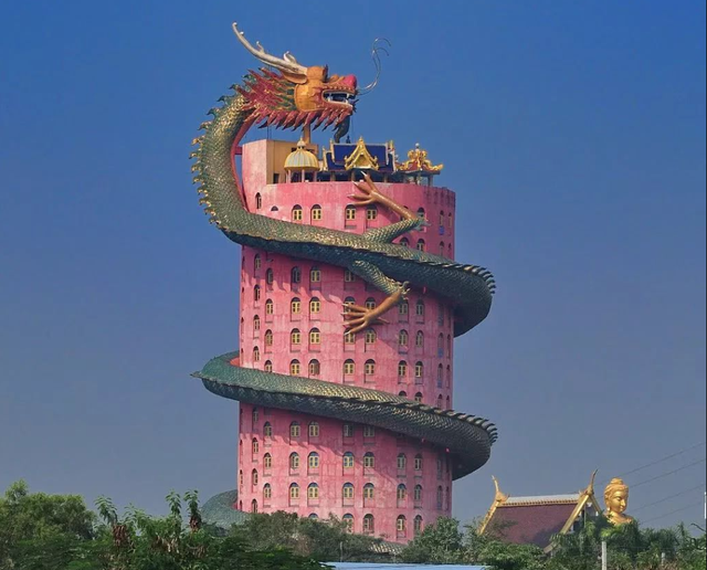 泰国最霸气的寺庙，高80米，用龙身当楼梯，僧侣：拒绝被当成景点休闲区蓝鸢梦想 - Www.slyday.coM