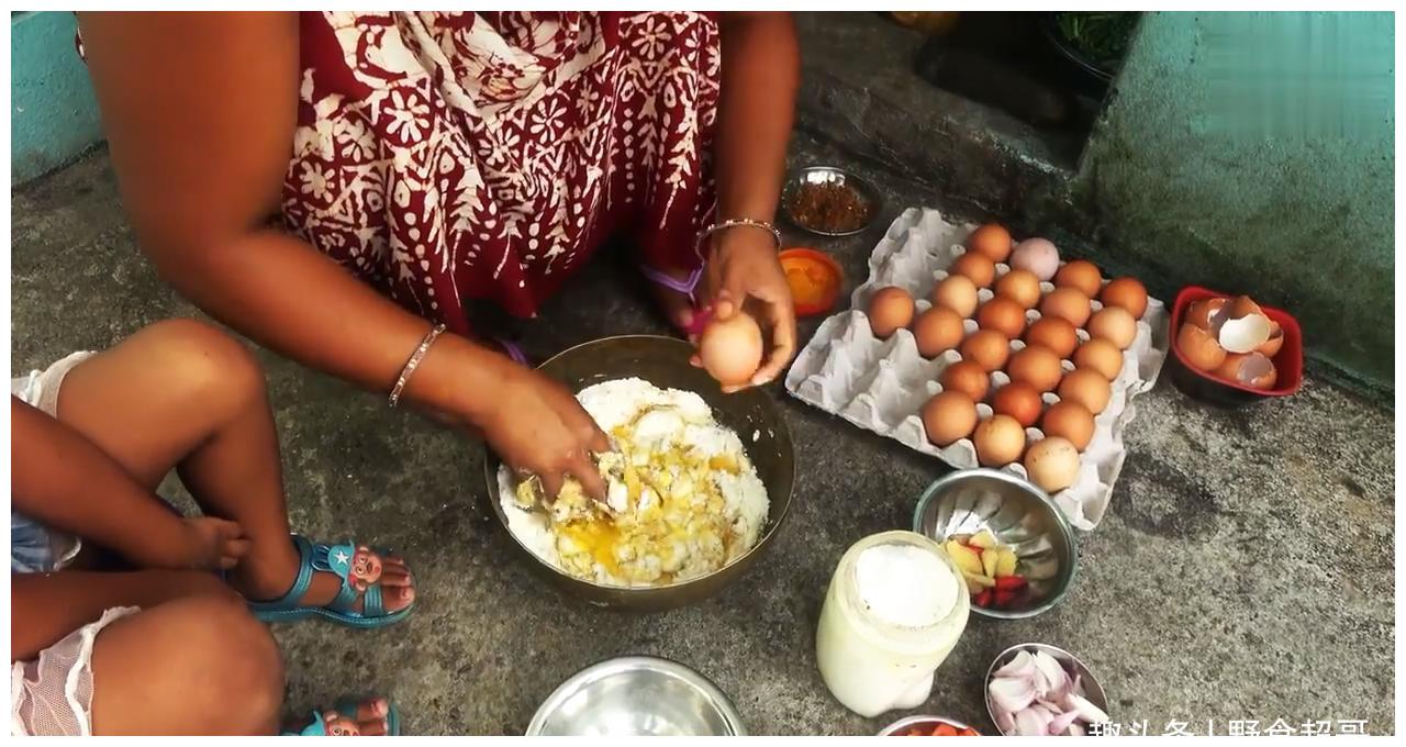 尼泊尔富人家的生活跟穷人比差别太大了吃的菜品花样多