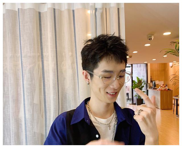 王小歪粉丝强烈要求王小歪出道,线下活动备受关注