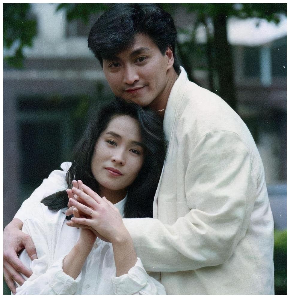 后来何家劲被传出一心虔诚,有可能遁入空门,在清规戒律的约束下似乎是