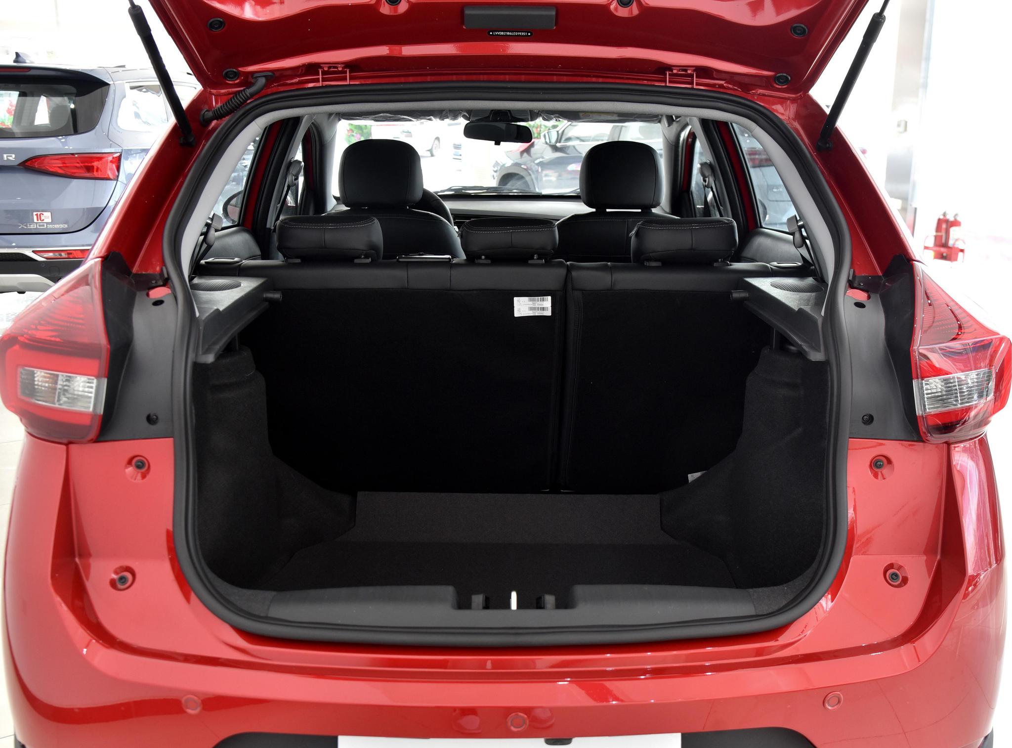 预算不高?看看这款小型suv 小哥带你一起看瑞虎3x plus