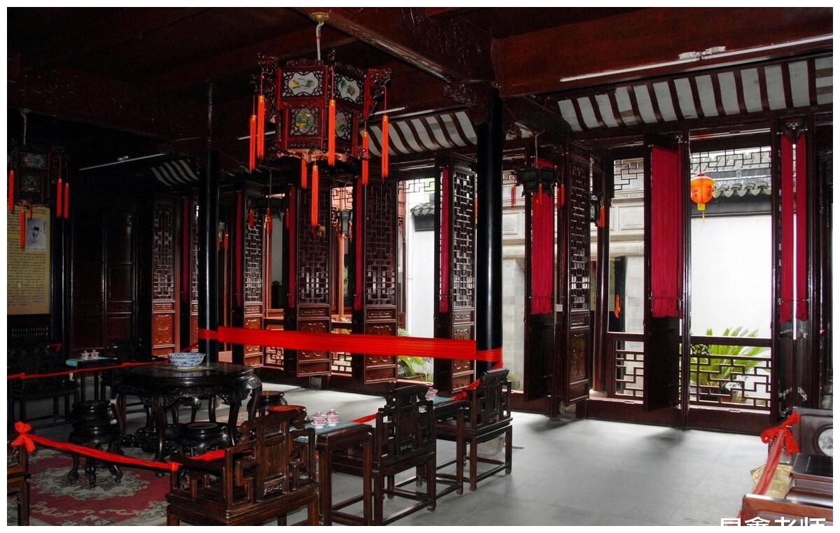 福看厅堂穷看灶膛是什么意思