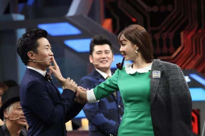 杨迪讲述巴黎的糟糕旅行,沈梦辰反驳和杨迪喝交杯,关系好到不行