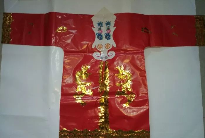 纸糊的衣服,供神衣服,祭祀祈福