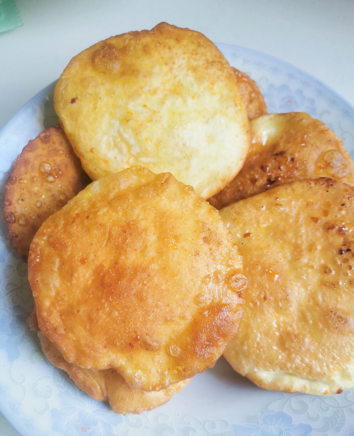 炸糖饼怎么做?用这个方法,饼皮酥脆,香甜可口!