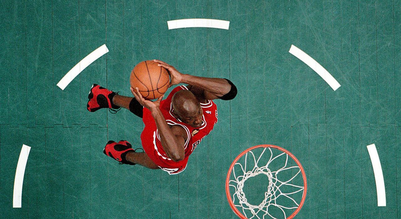 7/ 10帅气扣篮8/ 10恐怖弹跳9/ 10落寞背影10/ 10奇才乔丹