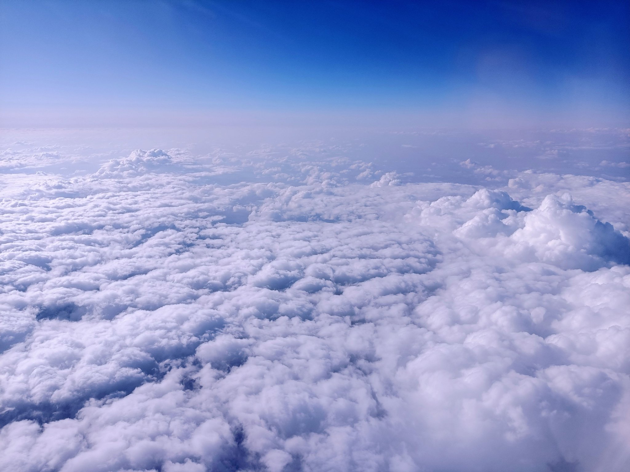 飞机上看云原创拍摄