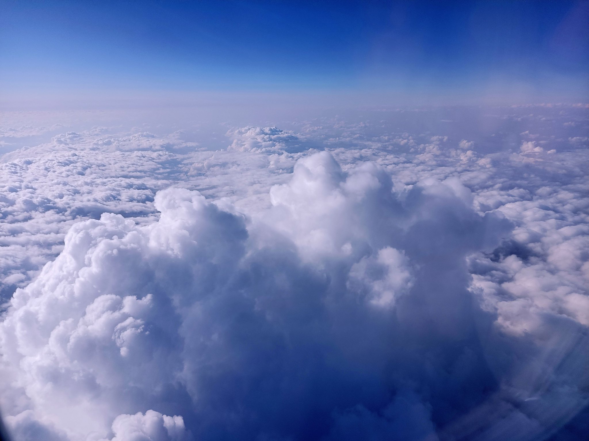 飞机上看云原创拍摄