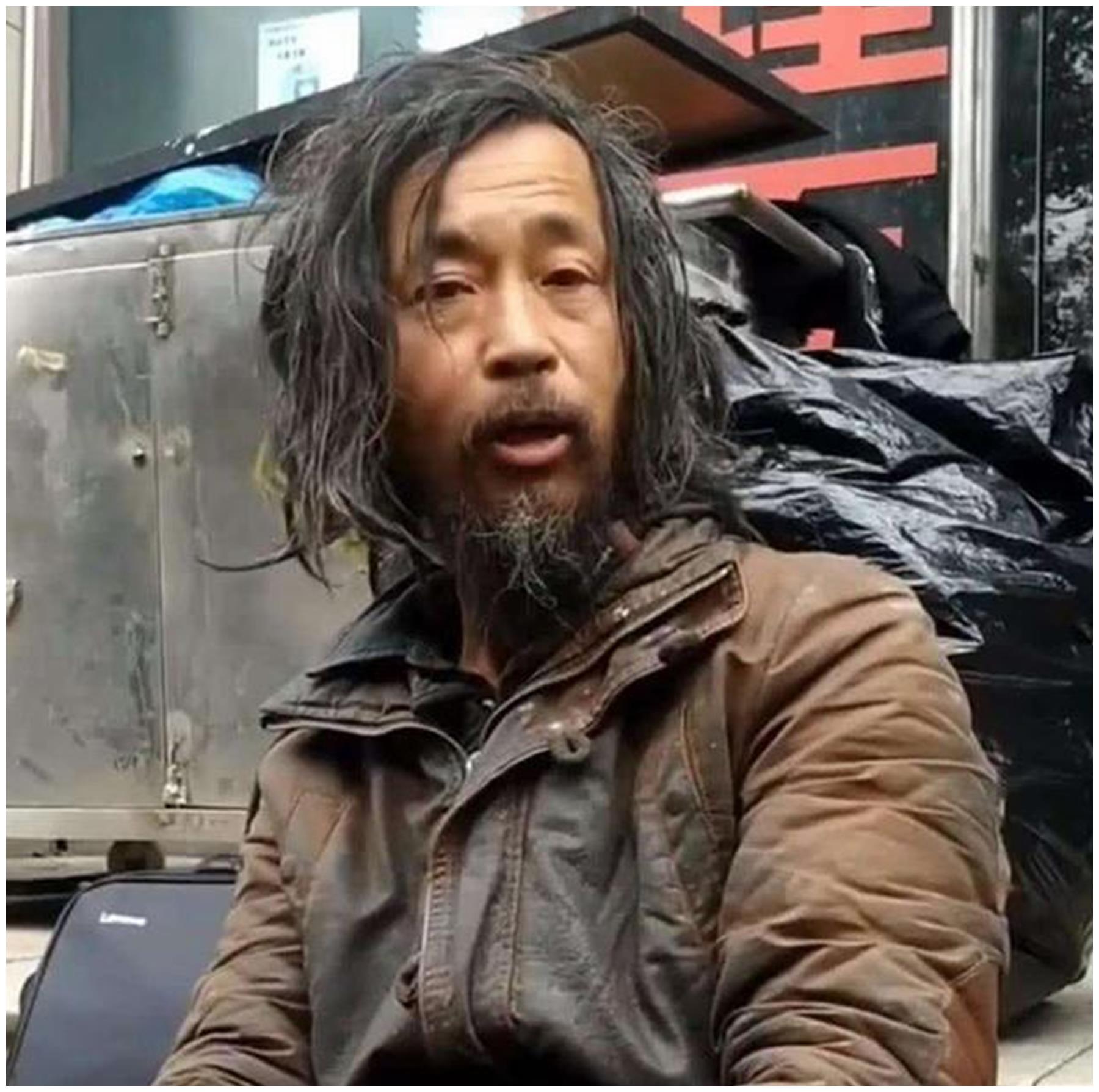 从公务员到流浪汉,走红后身价200万被美女求婚,沈巍现状如何?