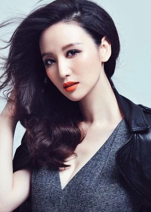 美艳女星张萌闪亮来袭