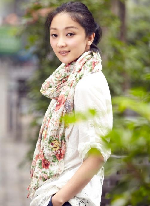 很多观众熟悉张瑶是从《致青春》开始,她扮演的黎维娟深入人心,继而在