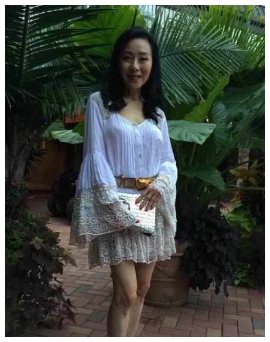最美中年黄蓉,魏秋桦罕见露面,62岁单身,静等"靖哥哥"