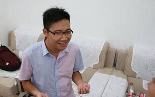 八次复读拒绝八所名校,非清华不上32岁才如愿,理想是找个好老婆休闲区蓝鸢梦想 - Www.slyday.coM 八次复读拒绝八所名校,非清华不上32岁才如愿,理想是找个好老婆休闲区蓝鸢梦想 - Www.slyday.coM