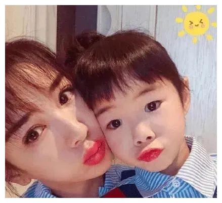 黄奕曝前夫黄毅清曾诱导女儿拍视频 财经头条