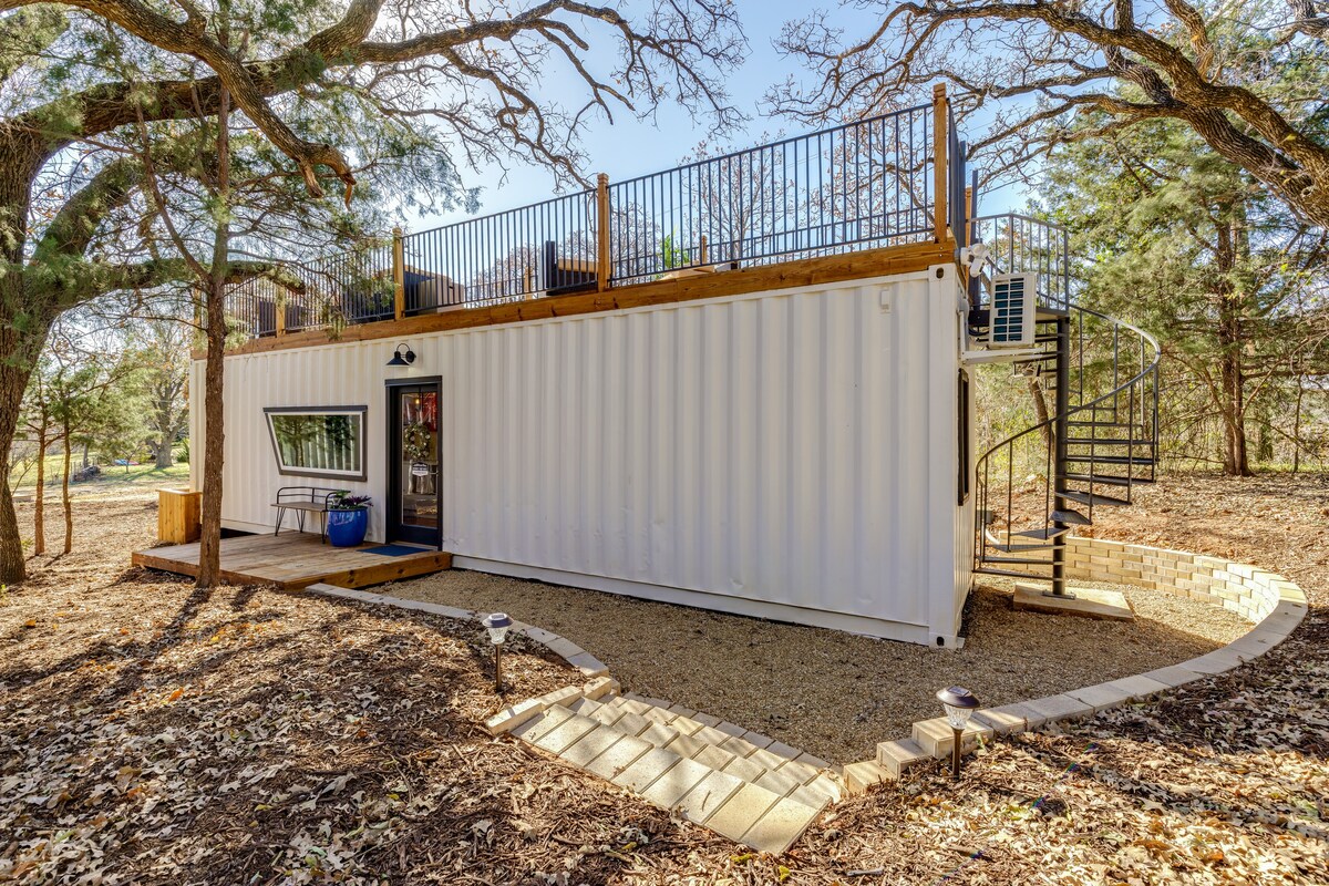 白色钢铁和木材结合的时尚集装箱房屋__财经头条