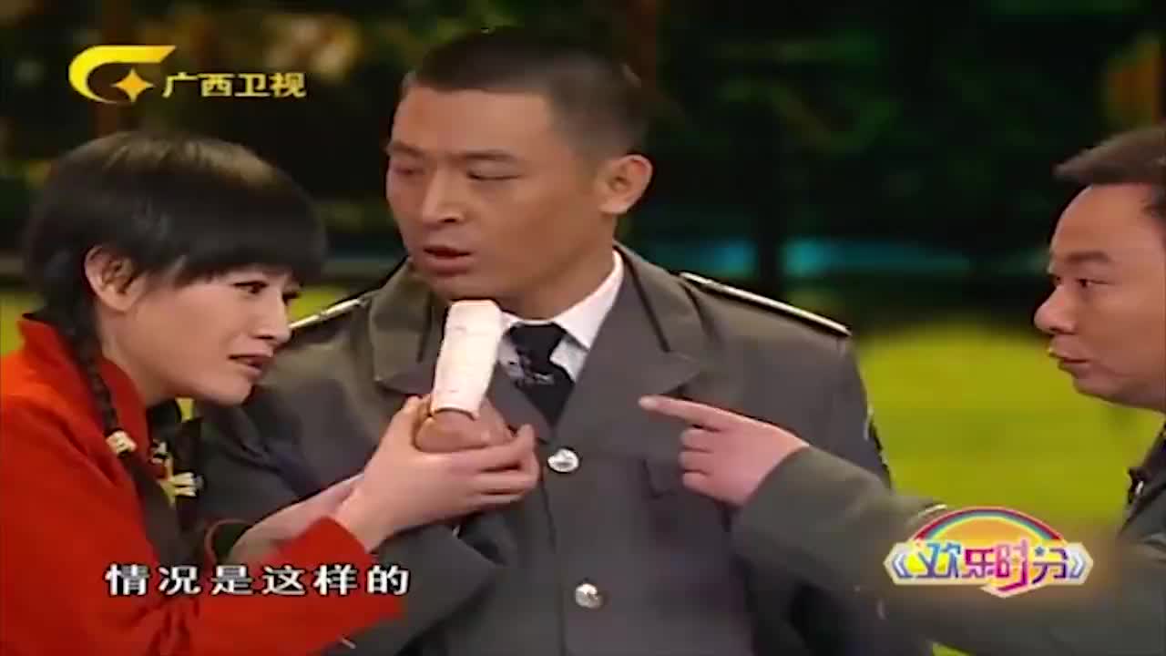 小品《吉祥三保:孙涛被狗咬,笑声不断,台下观众快笑惨了