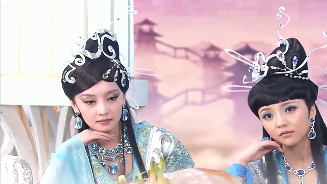 天庭神仙聚会,二公主发现五公主六公主元神出窍溜出去玩了