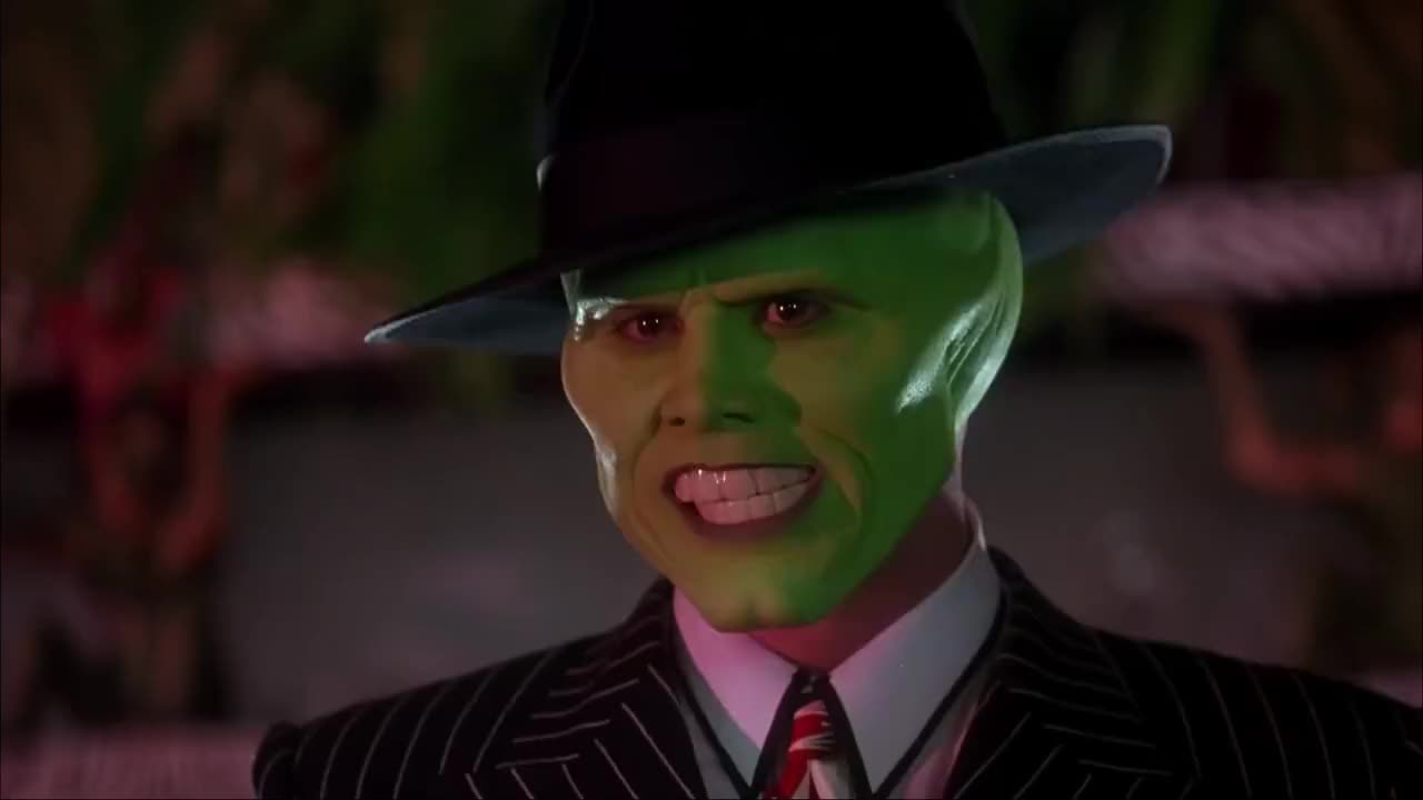 变相怪杰被枪打了,立马变出加特林,黑帮撒腿就跑