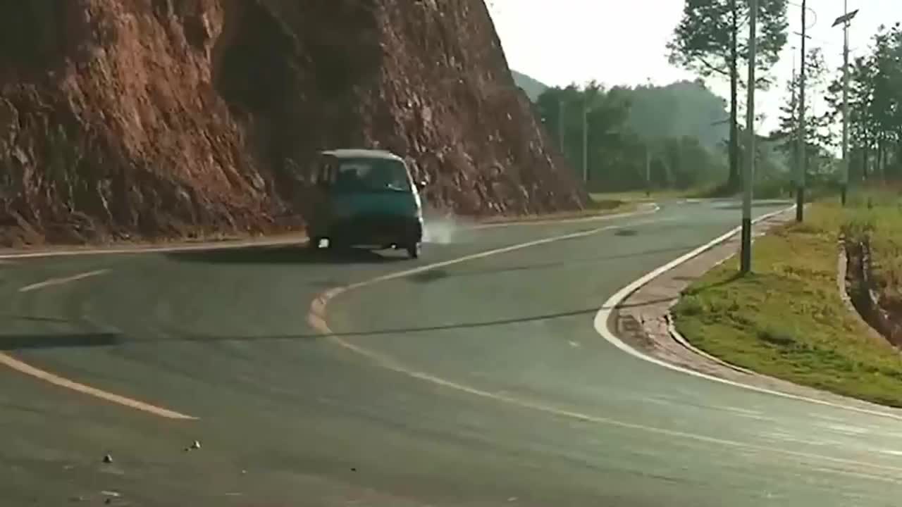 实拍:论漂移技术,我只服五菱神车,秋名山见