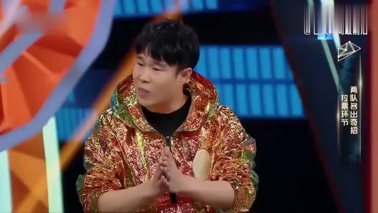 王牌对王牌:华晨宇在线秀嗓音,用拖把棍激情演唱成名曲!