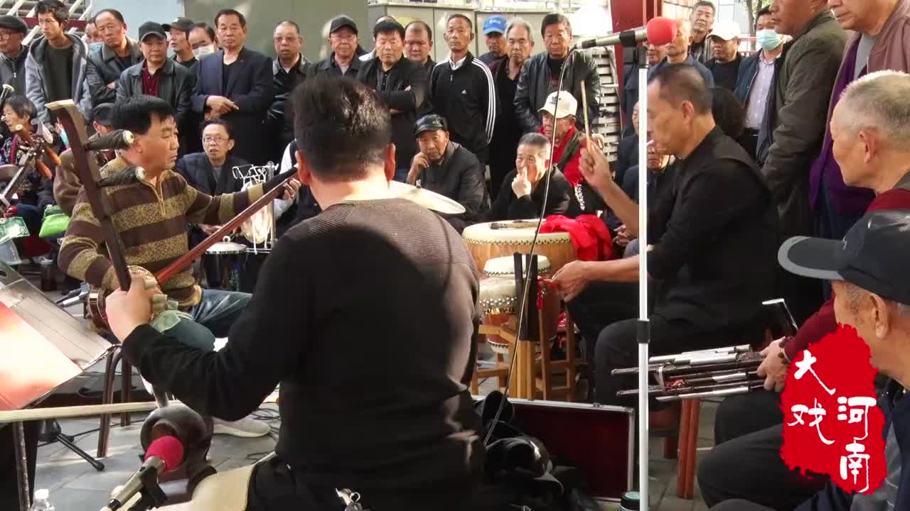 00:00 00:52 00:52 为您推荐: 豫剧《王莽赶刘秀》选段,金钟三响王登