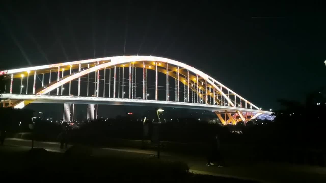 夜游佛山新城看东平大桥夜景这里白天晚上人都很少