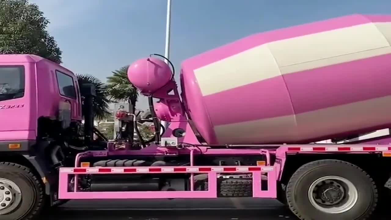 少女心爆棚的搅拌车,车主肯定是女的吧,整体太好看了