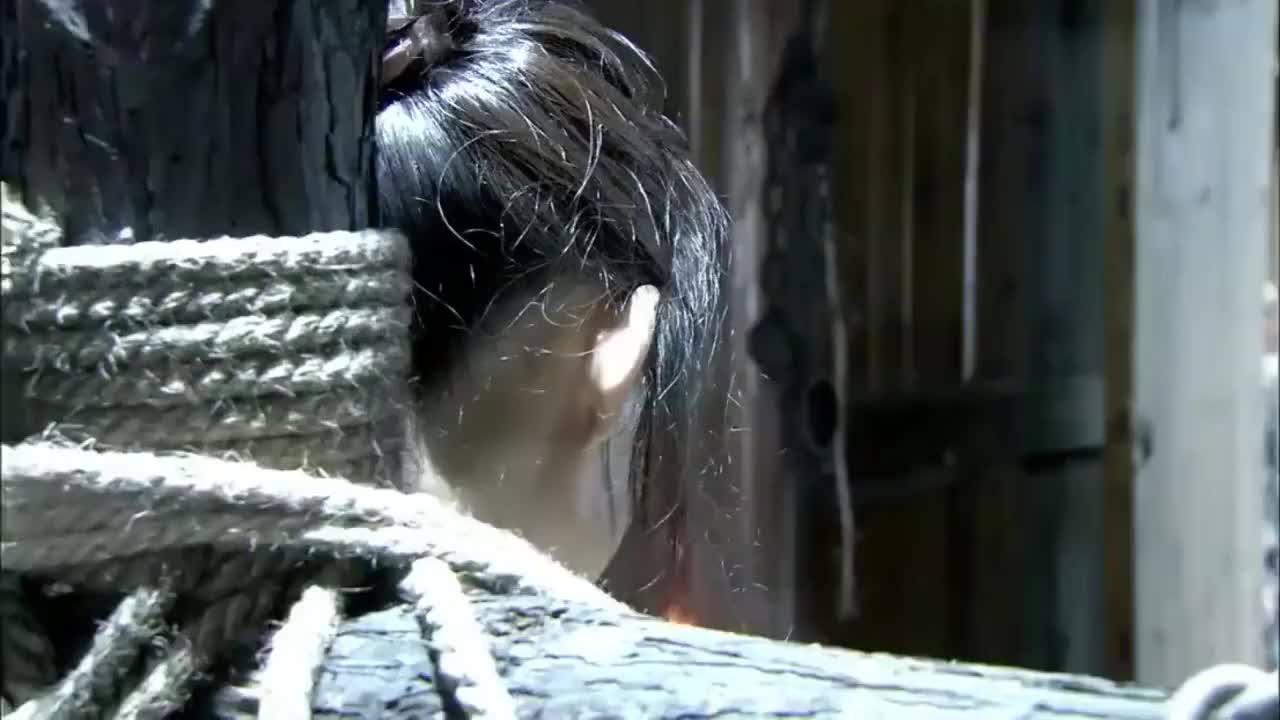 女狱霸带人欺负新来的美女,不料美女是顶级高手,瞬间反杀狱霸!