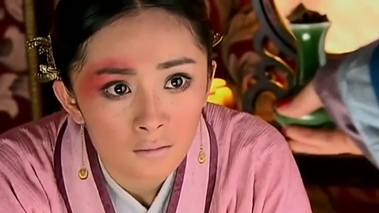 女孩生来便奇丑无比,妇人送来神奇药水,下一秒,奇迹发生了