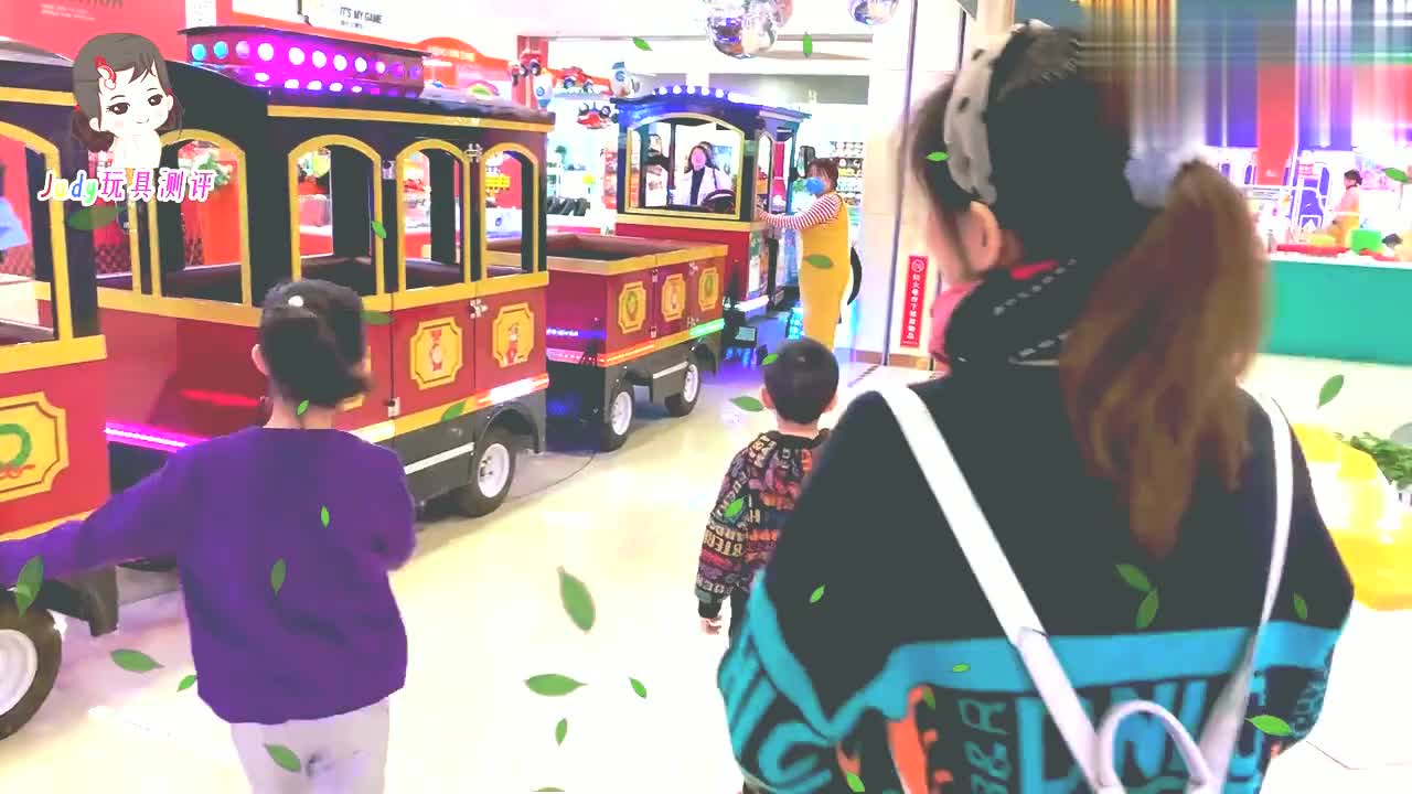 孩子乘坐迷你小火车,想要回东北,真的能送达吗?