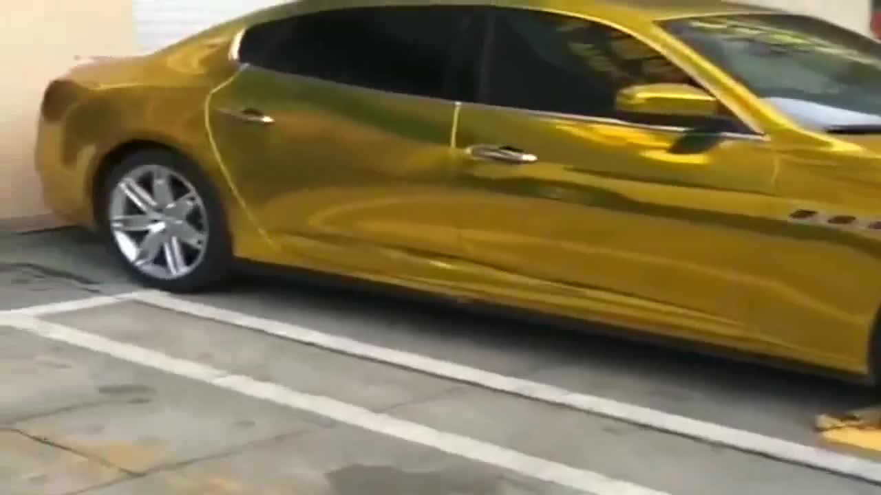 土豪金的玛莎拉蒂,暴发户最喜欢的颜色,真是晃眼!