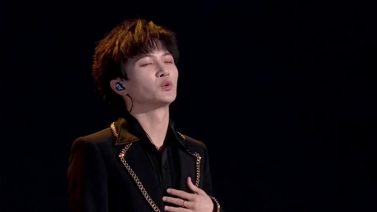 周深《champions》惊艳开嗓直击心灵