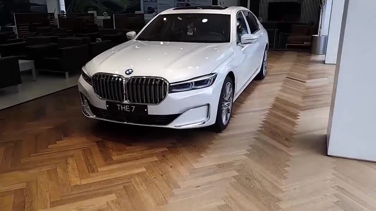 2021款宝马7系760liv12,颜值太高,近距离了解后还要啥奔驰s