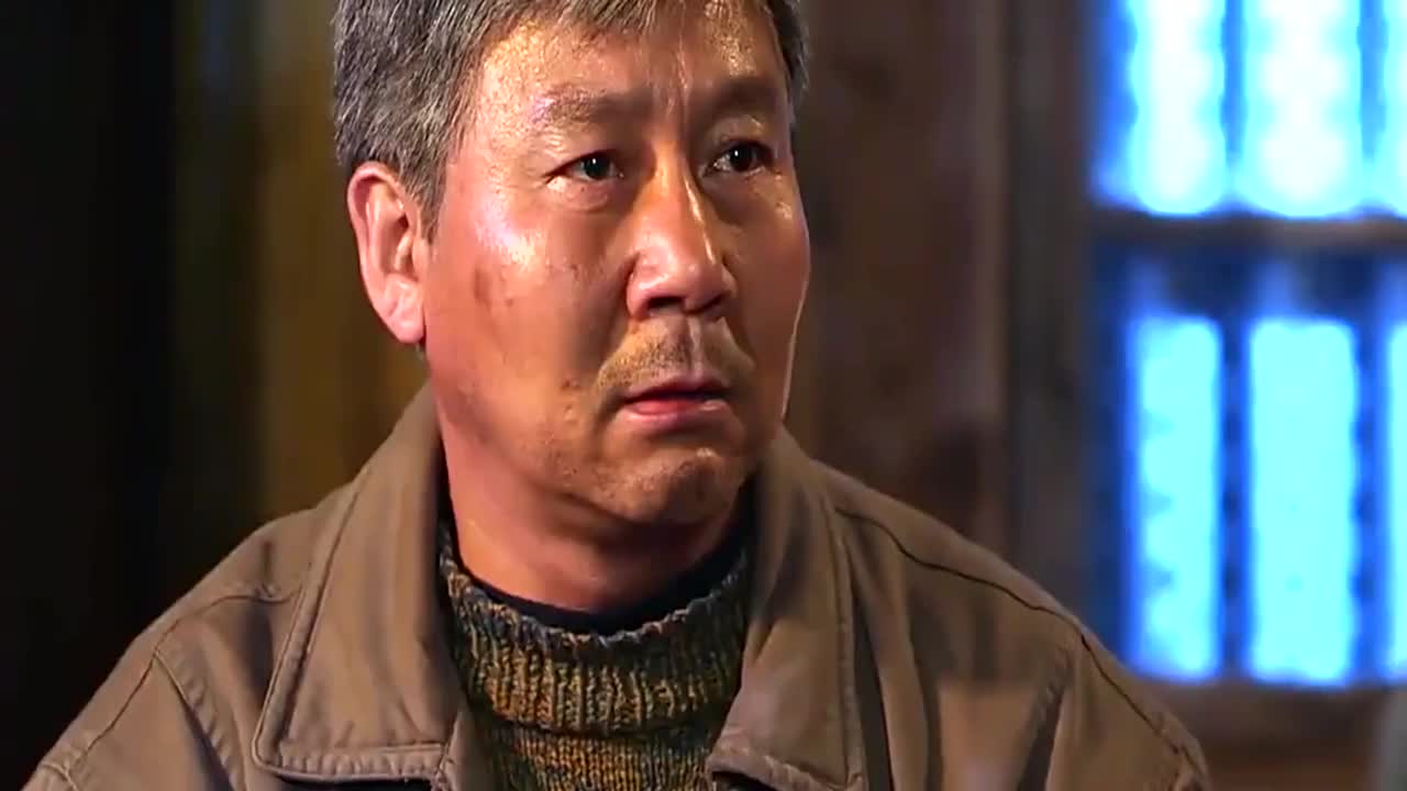 搭错车保安看不起收破烂的哑大叔没想到大叔竟是退伍兵出身