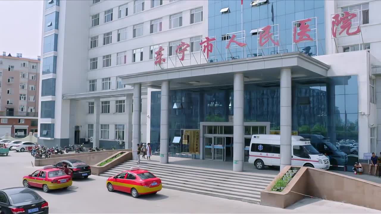 双喜盈门:医生:你是要钱还是要命啊,潘长江:我要人,医生懵了