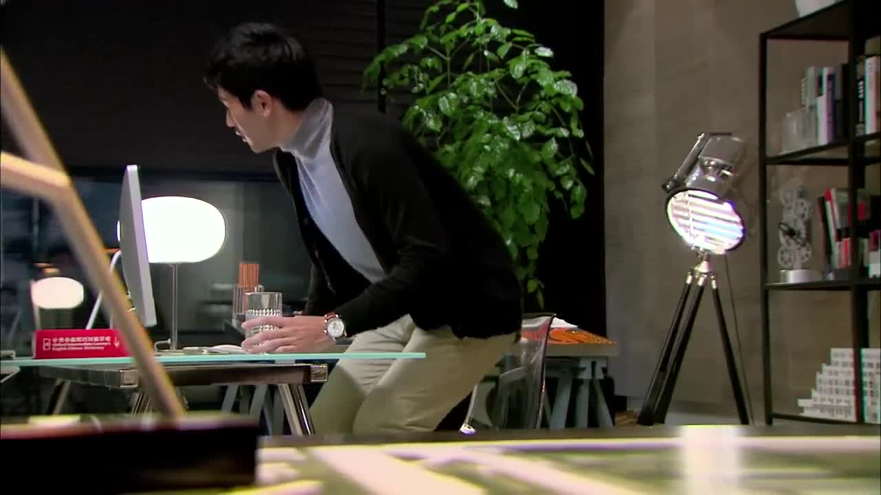 遇见王沥川:沥川看见小秋的小说,伤心难以言喻,我们要那么惨吗
