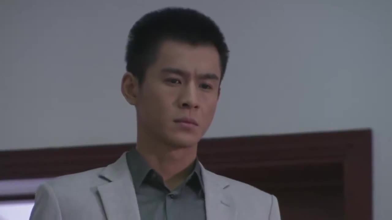 满秋:满秋回到满秋集团,员工都过来慰问,用真心换来真心!