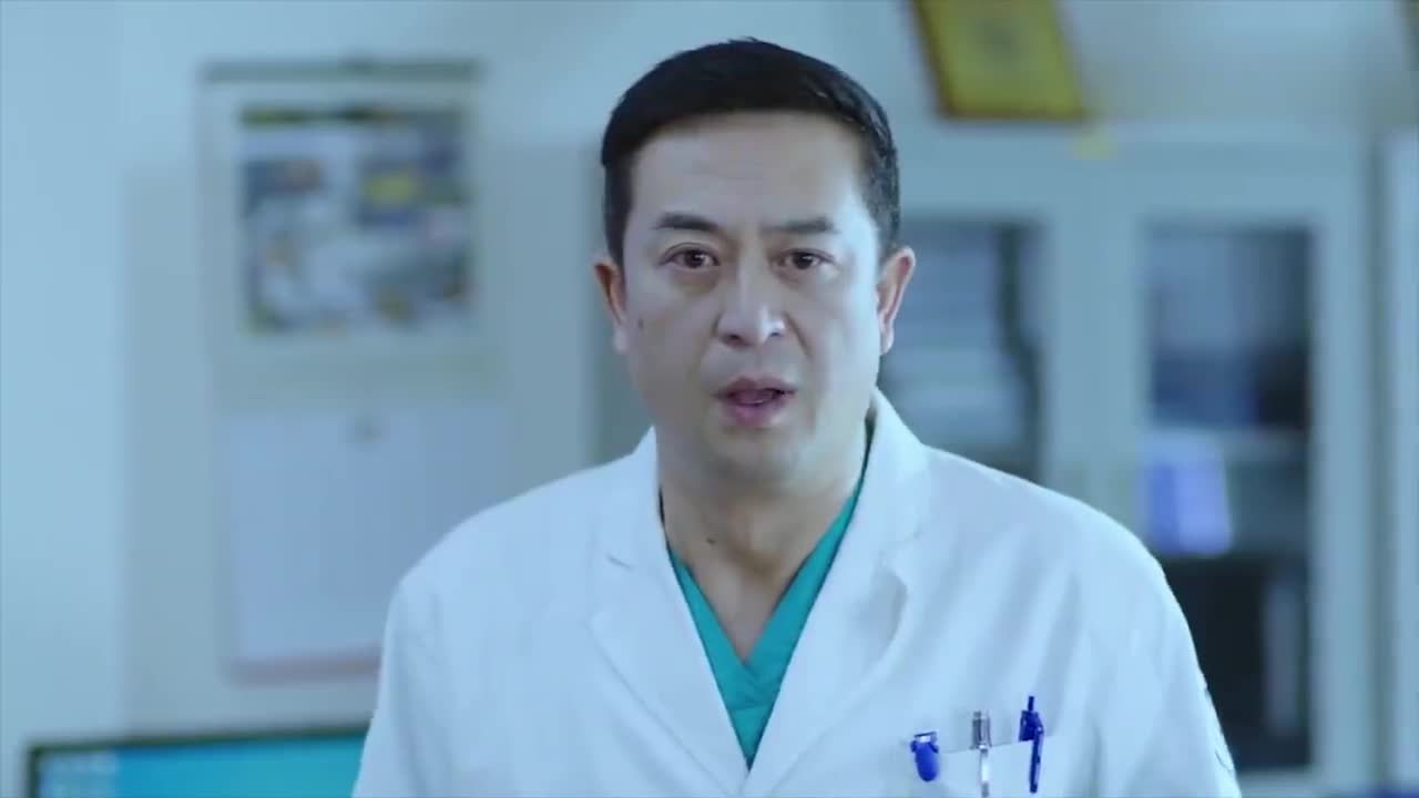 急诊科医生1:母亲抢救无效,家属怒扇医生巴掌,医生却以德报怨
