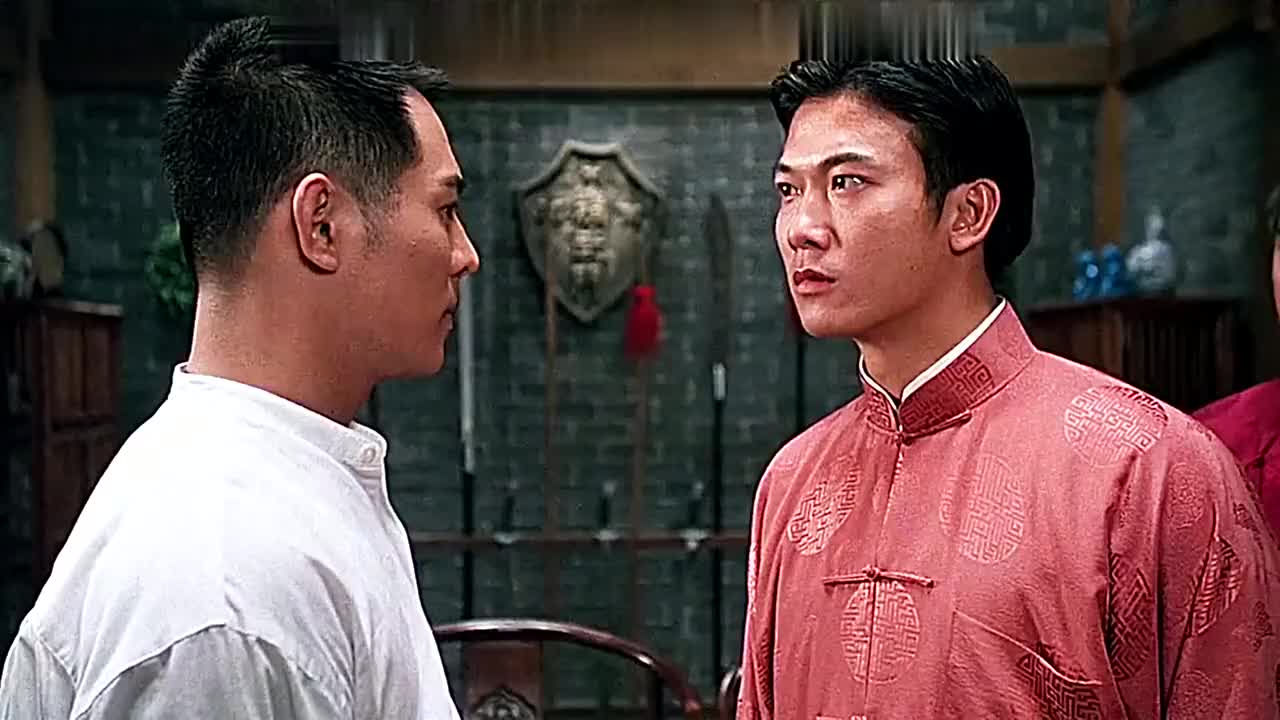 一分钟不到,小伙就让这群日本人后悔 为您推荐: 《精武英雄》加长片段