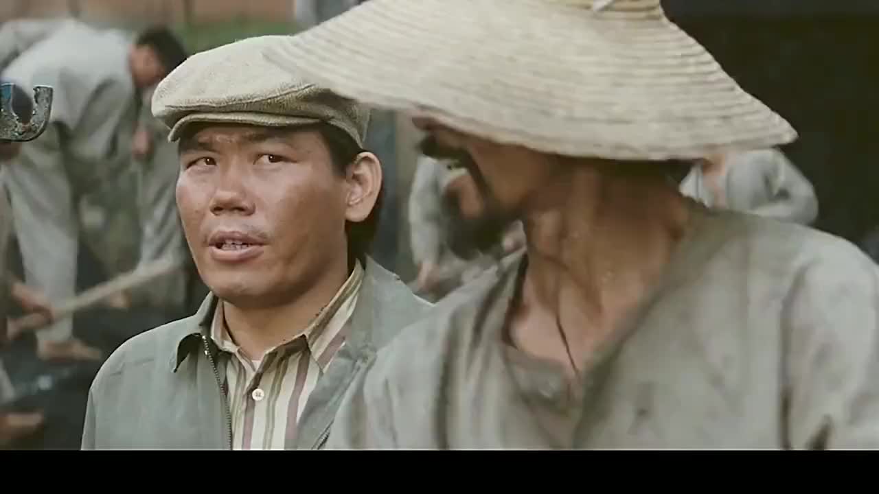 被这一幕惊艳了 为您推荐: 又是被二爷迷倒的一天,这个邪笑击中我的心