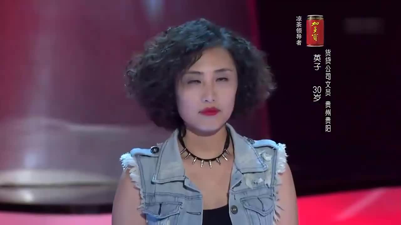好声音:站着唱没人转那就跪着,这姑娘剑走偏锋!这好使么?