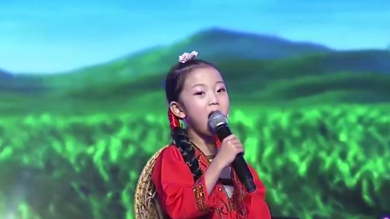 6岁小女孩一首《九儿》,一张口就惊艳全场,比原唱还好听!