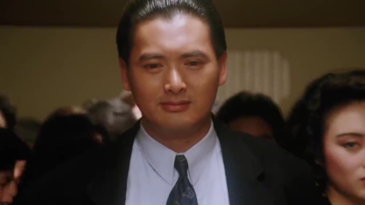 赌神:高燃混剪,发哥的出场方式太帅了,经典的大背头