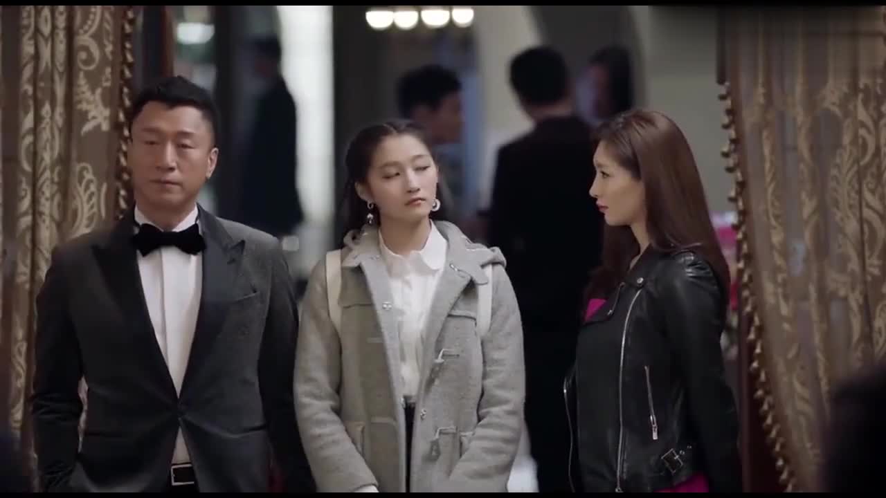 好先生:陆远彭佳禾江莱站一块,看着还真像一家人