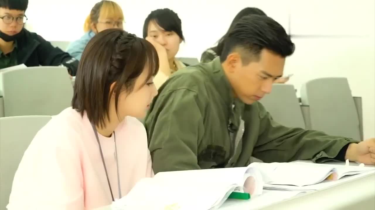 亲爱的热爱的花絮118个日夜杨紫李现戏里的甜是如何呈现的